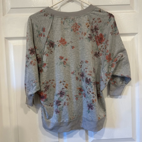 Cato Gray Floral Top - Picture 2 of 4